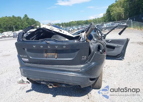 2013 Volvo Xc60 T6/T6 Platinum/T6 Premier Plus/T6 R-Design/T6 R-Design Platinum/T6 R-Design Premier Plus z USA, uszkodzony, nr VIN YV4902DZ7D2468066